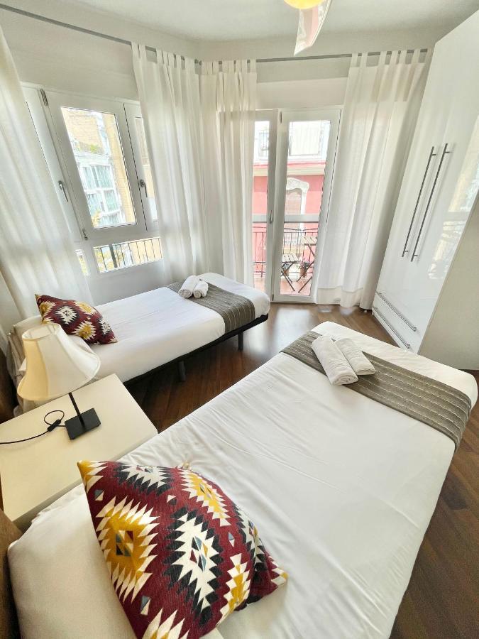Apartamentos Sevilla Valencia Ngoại thất bức ảnh